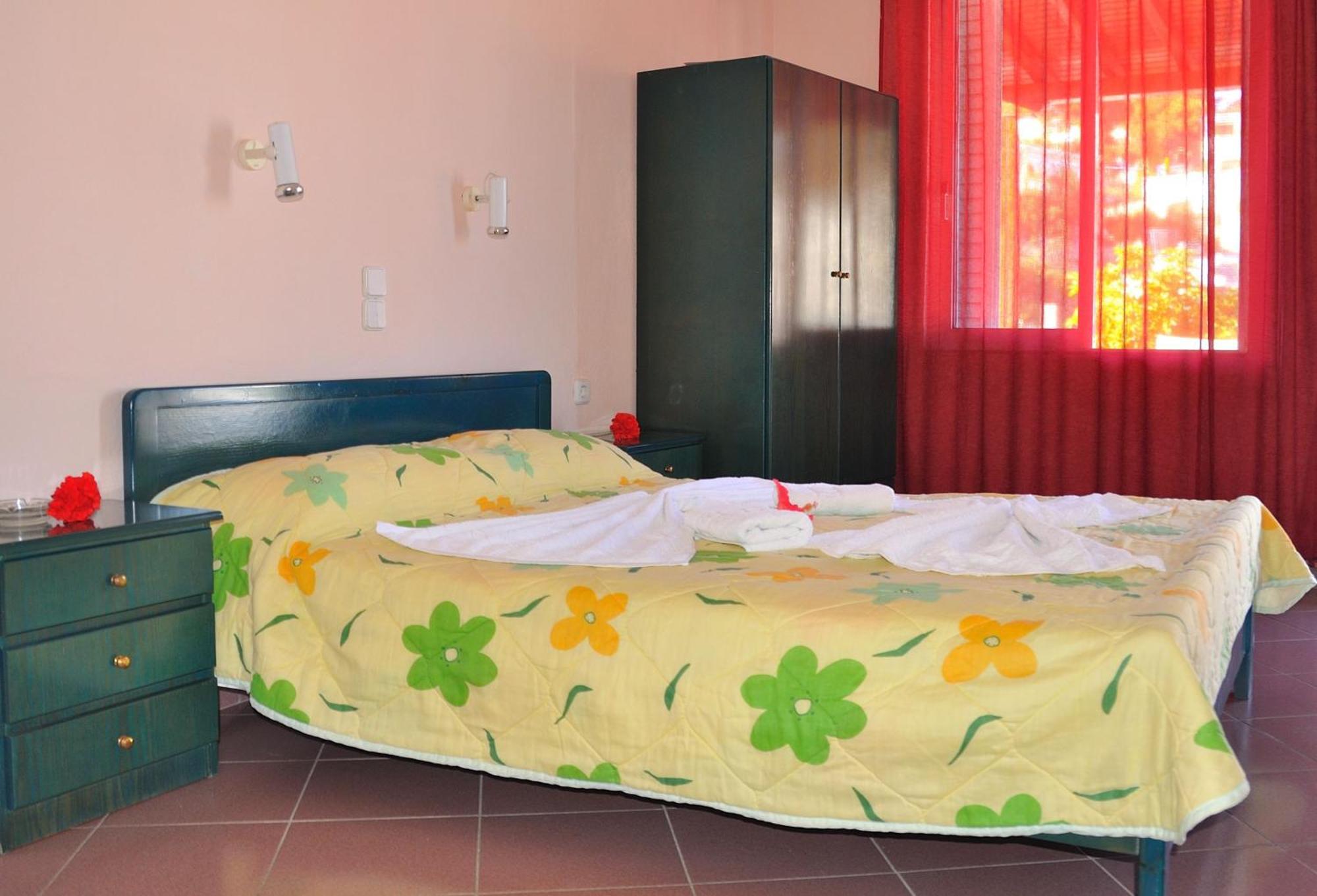Ilias Studios - Rooms Patitírion Zewnętrze zdjęcie